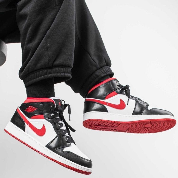 Air Jordan 1 Mid 'Gym Red'