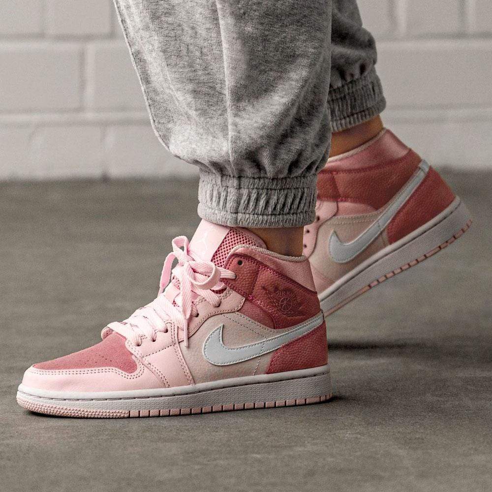 Air Jordan 1 Mid 'Digital Pink'