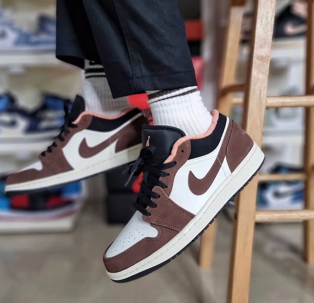 Air Jordan 1 Low 'Mocha'