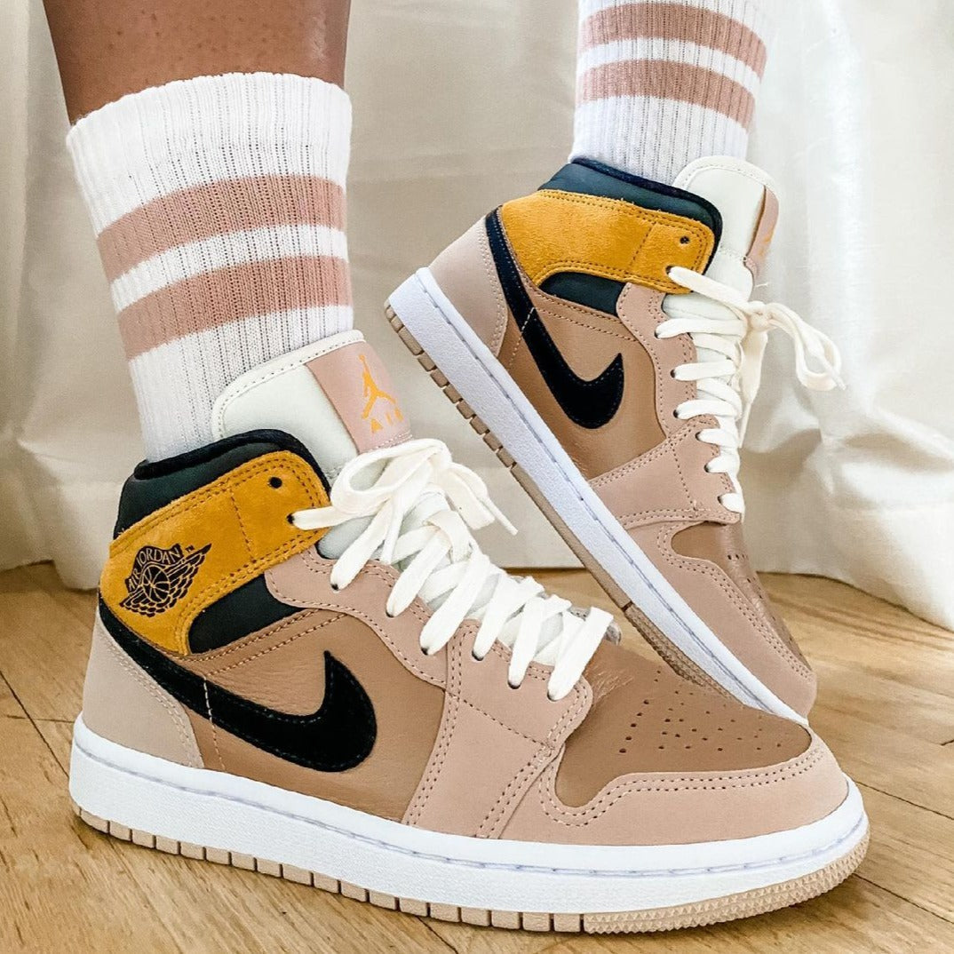 Air Jordan 1 Mid 'Particle Beige'