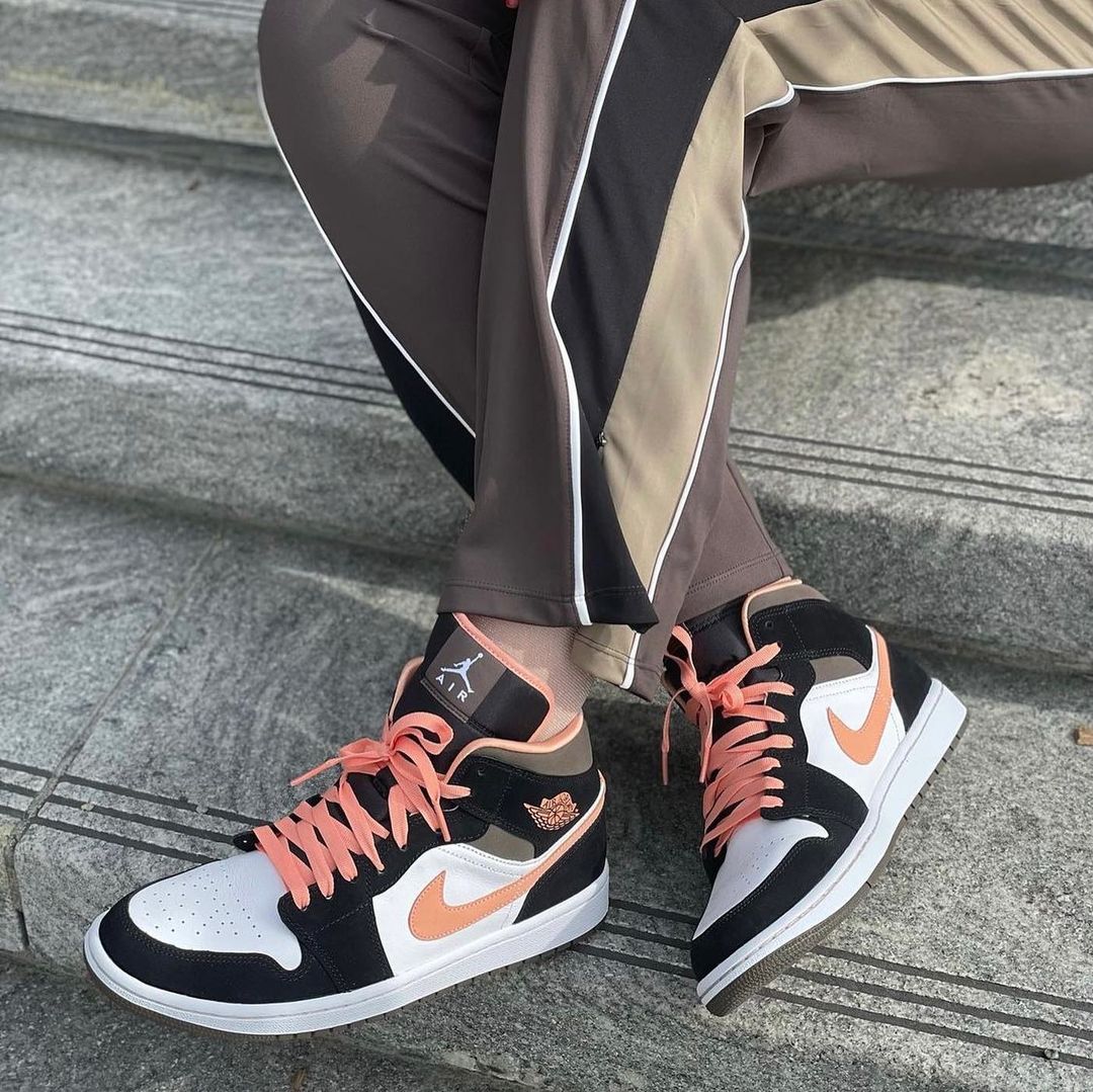 Air Jordan 1 Mid 'Peach Mocha'