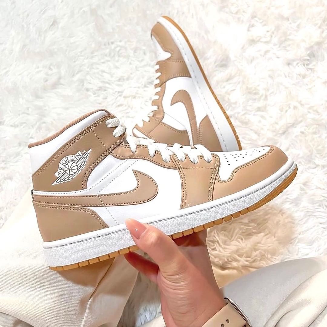 Air Jordan 1 Mid 'Tan Gum'