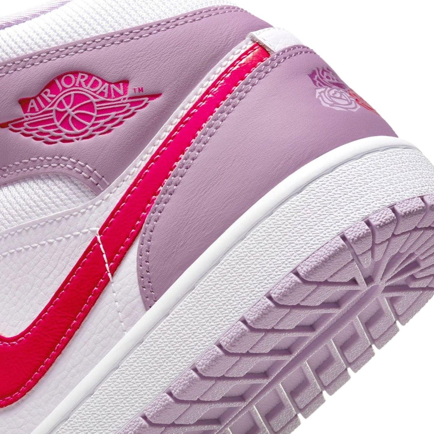 Air Jordan 1 Mid 'Valentine's Day' (2022)