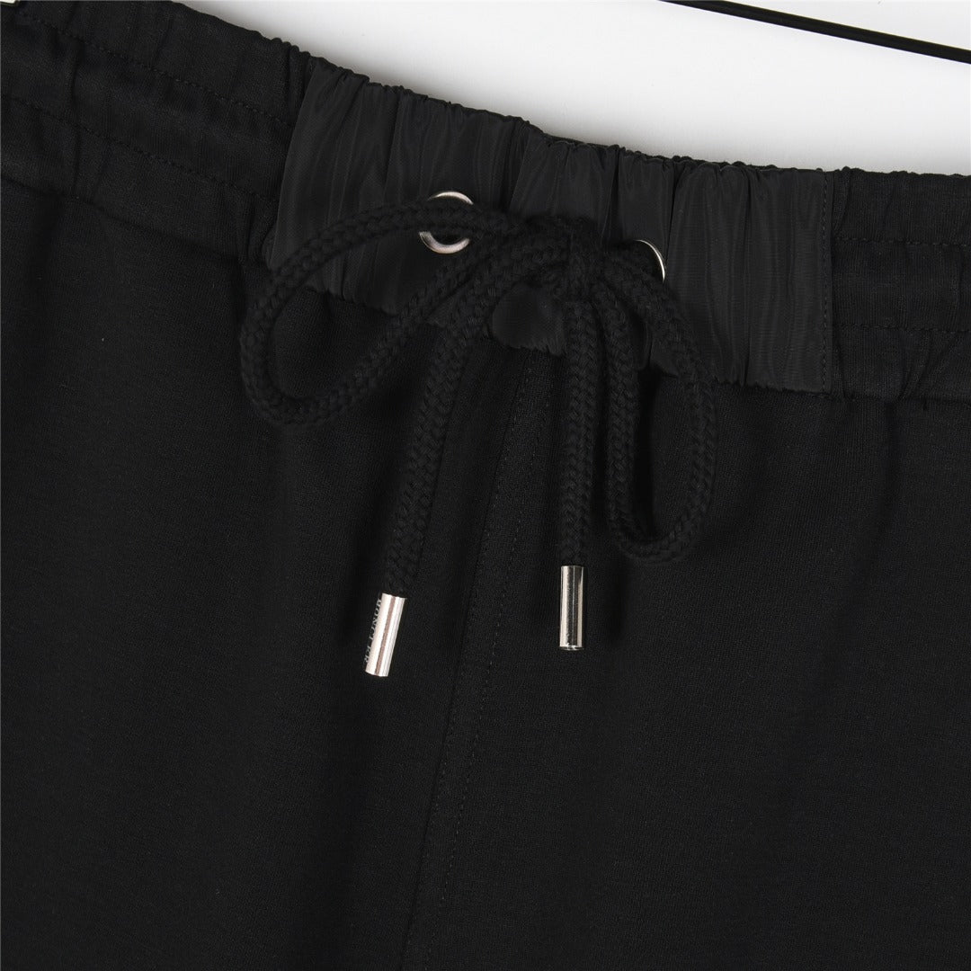 Moncler 26SS Shorts with Side Letter Logo & Back Pocket Badge Embroidery
